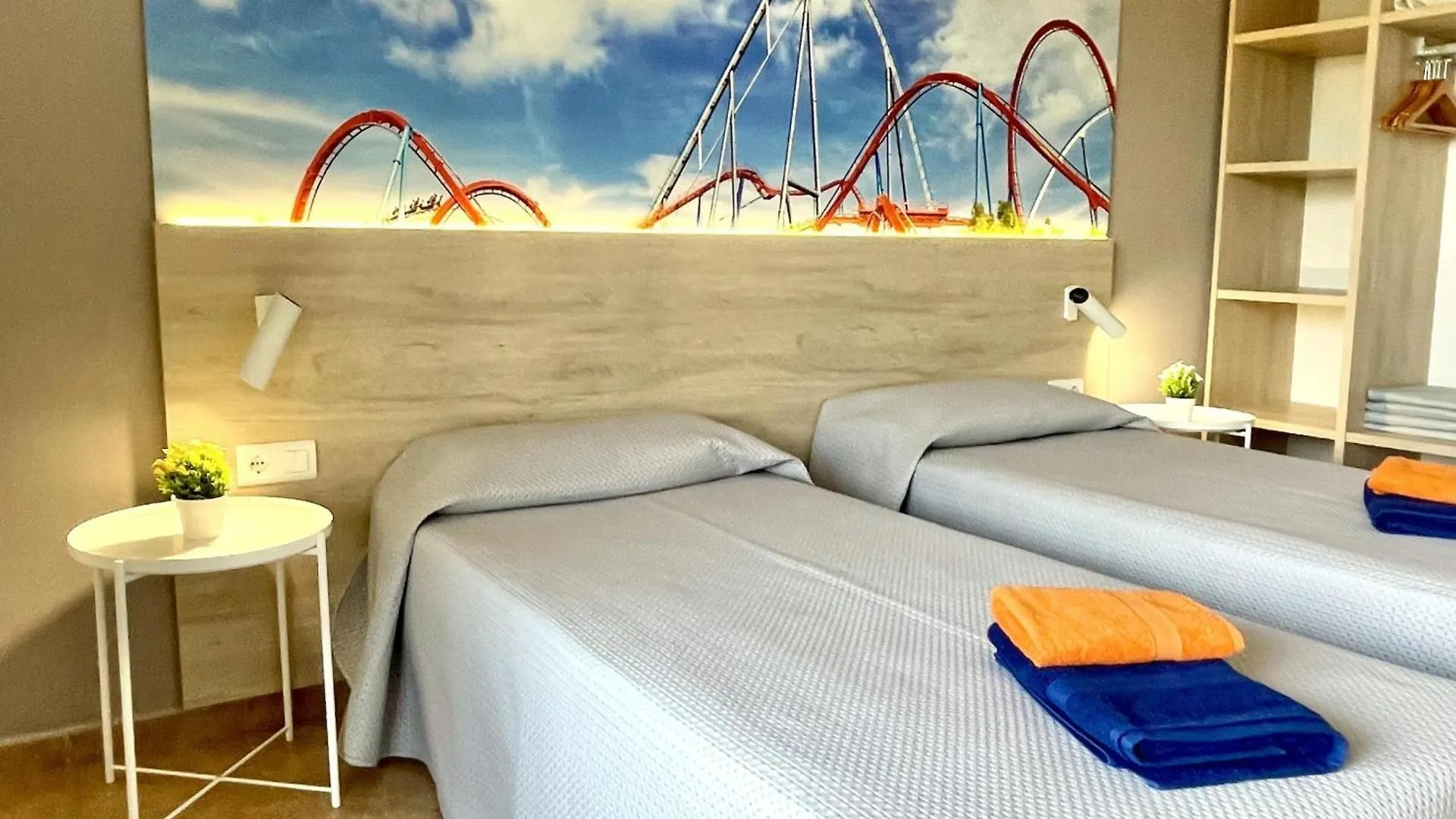 Apartbeach Festival Village Vistas Playa Y Piscinas Salou Spain