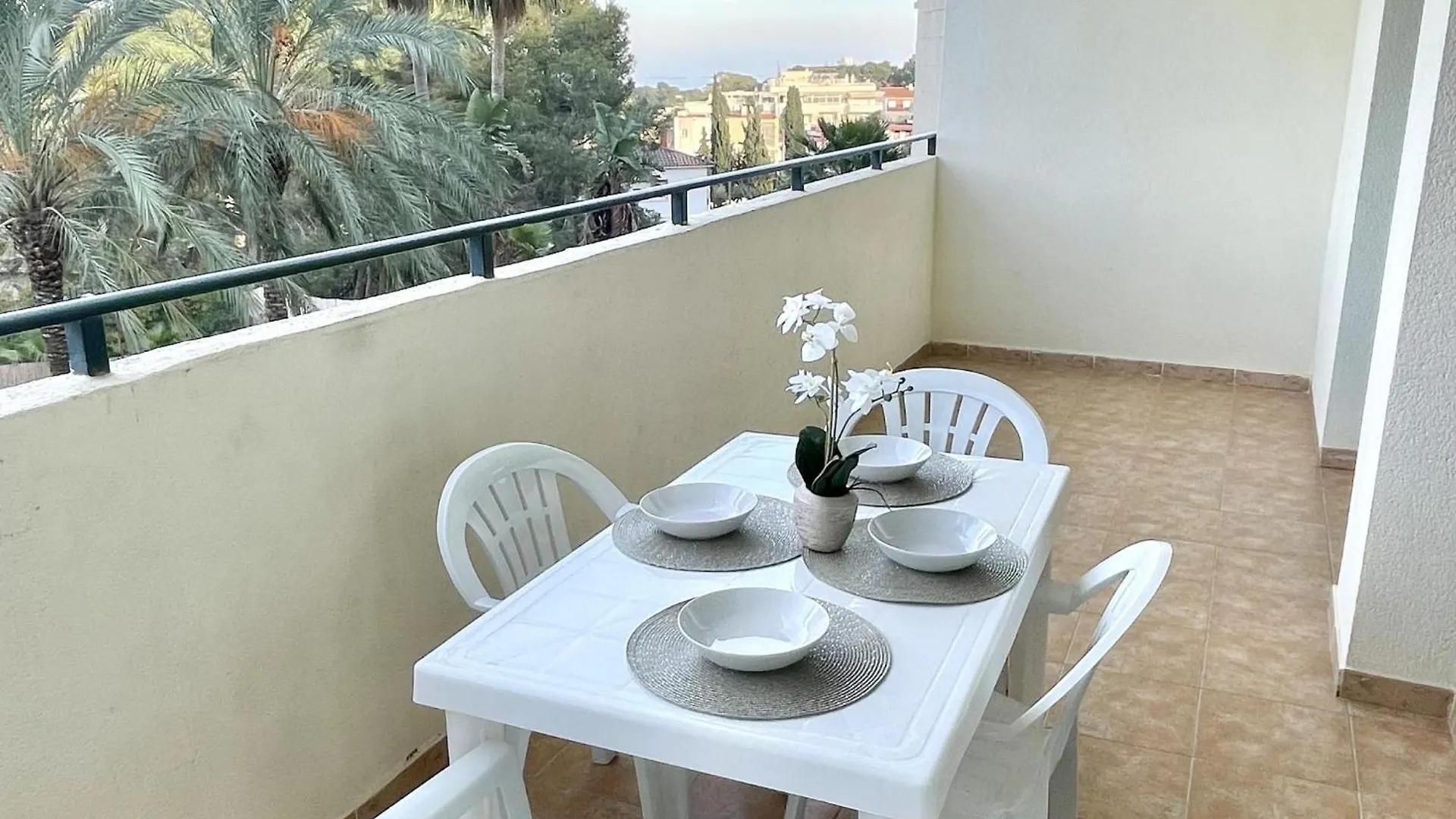 Apartbeach Festival Village Vistas Playa Y Piscinas Salou 0*,