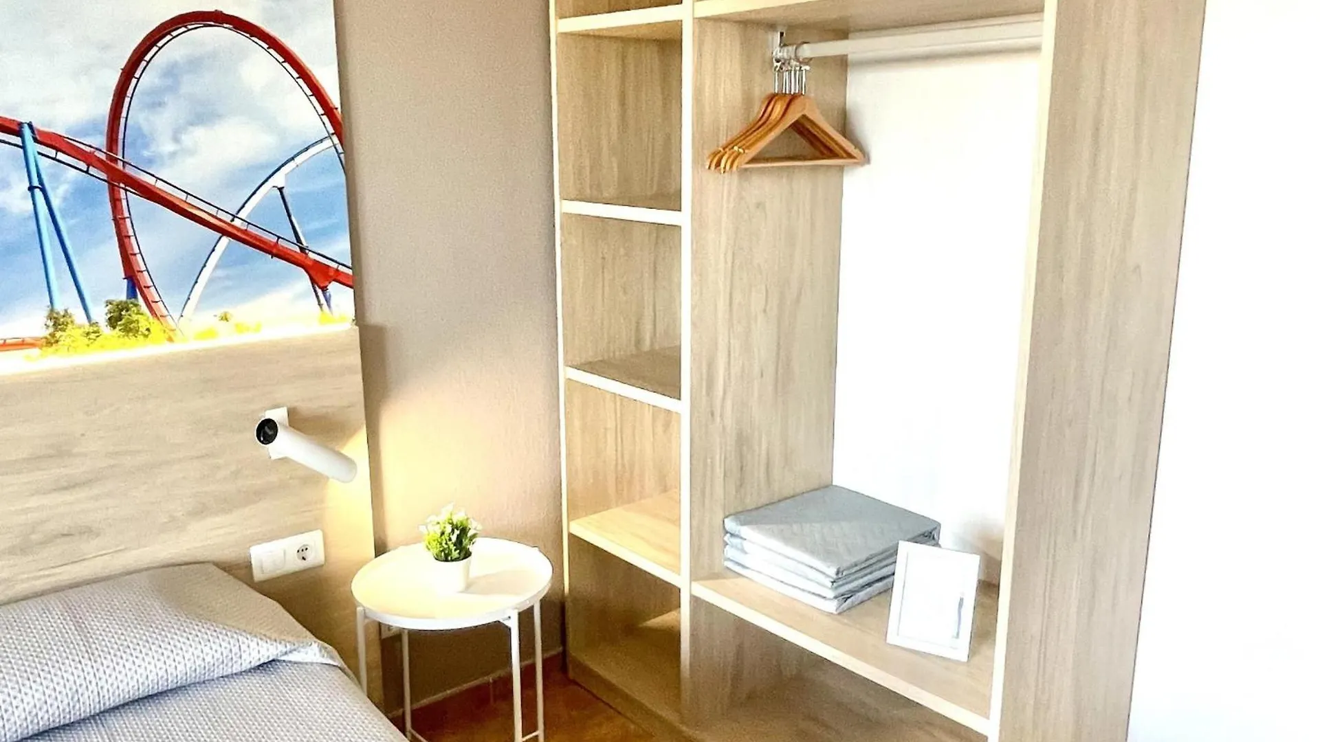 Apartbeach Festival Village Vistas Playa Y Piscinas Salou 0*,  Spain
