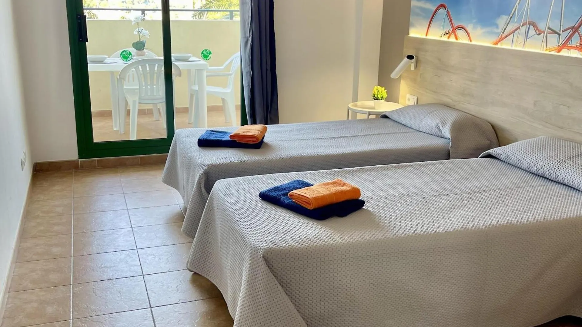 Apartbeach Festival Village Vistas Playa Y Piscinas Salou 0*,